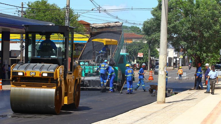 Começa recapeamento da 26 de agosto, rua centenária que um dia foi Afonso Pena