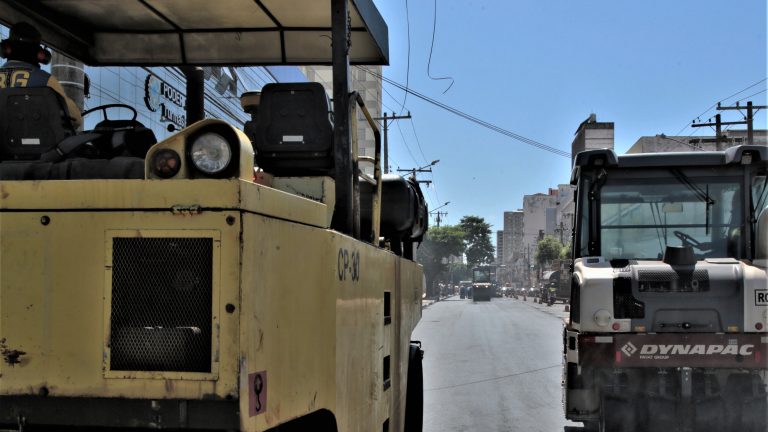 Obras de recapeamento chegam a mais dois trechos da área central de Campo Grande