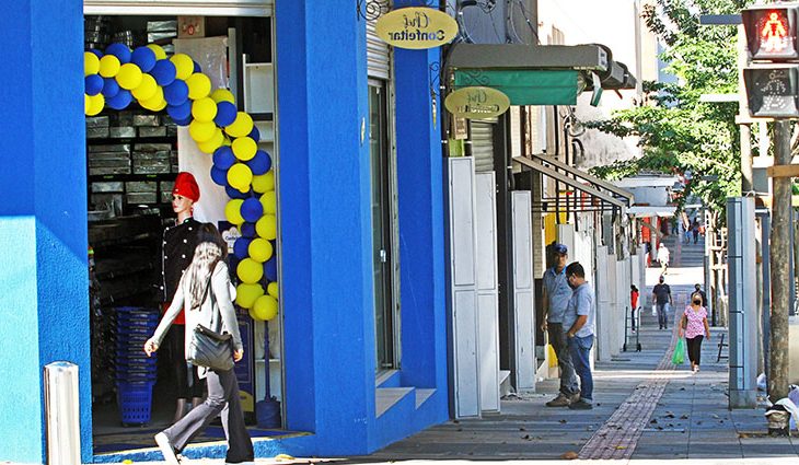 Intenção de consumo na Capital tem ligeira alta, puxada por famílias de maior renda