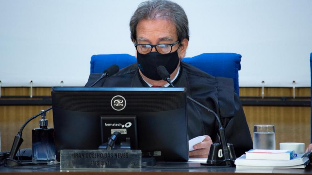 Conselheiros do TCE-MS realizam sessão ordinária do Tribunal Pleno