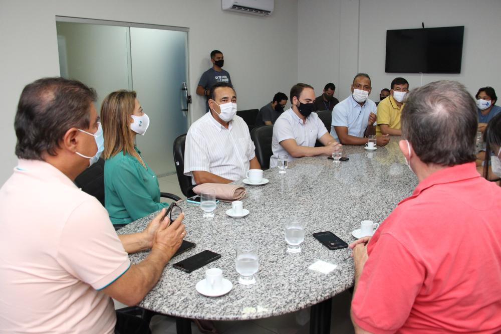 Em reunião com vereadores, bancada federal anuncia emenda de R$ 4,5 milhões para obras