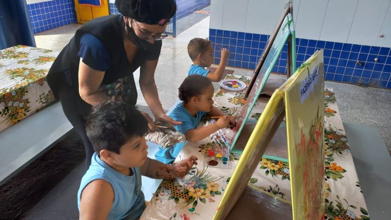 Prefeitura abre processo seletivo com 1,5 mil vagas para assistente de educação infantil