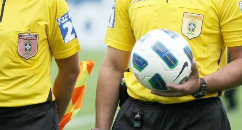 Prefeitura promove curso de arbitragem de futebol de campo