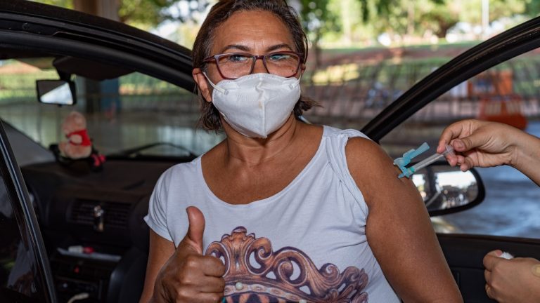 Campo Grande ultrapassa a marca de 80% da população elegível imunizada contra Covid-19