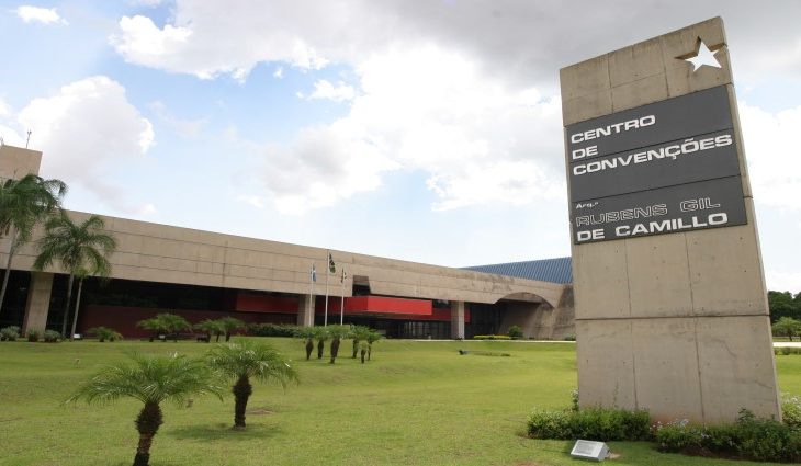 Governo assina contrato para obra de revitalização do Centro de Convenções Rubens Gil de Camillo