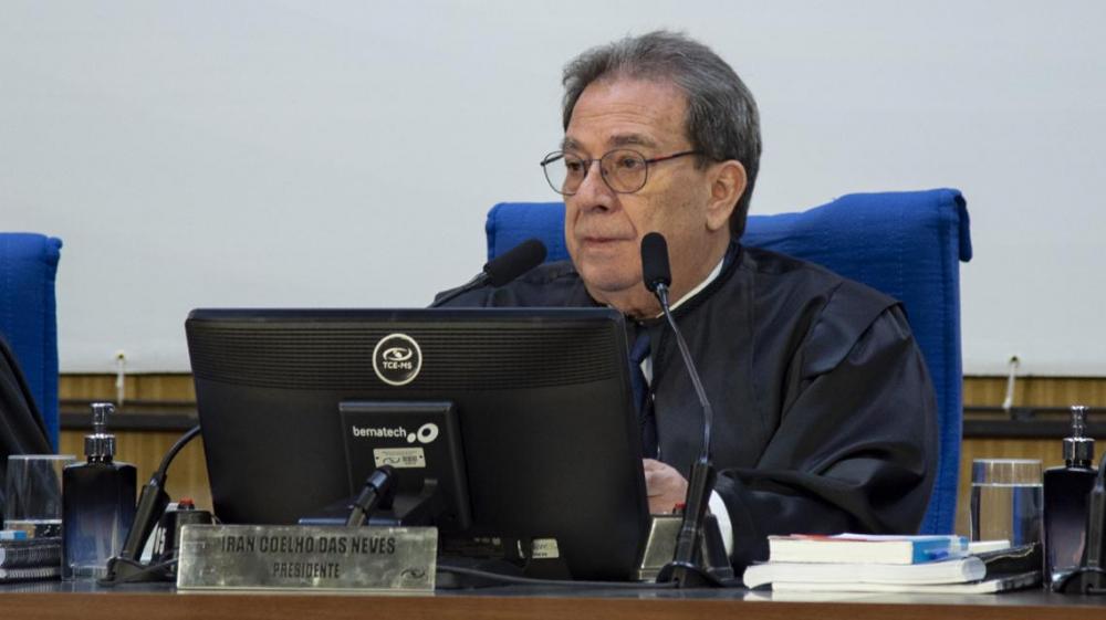 Conselheiros relatam mais de 60 processos no Pleno