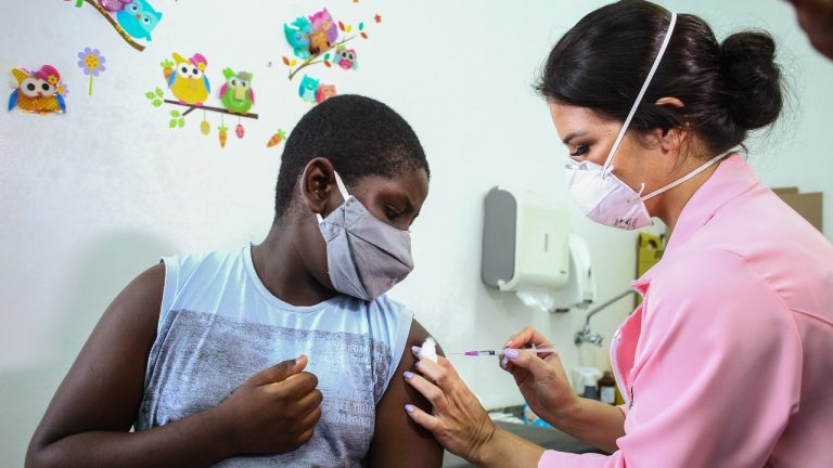 Com imunizante contra gripe disponível para toda a população, saiba onde se vacinar