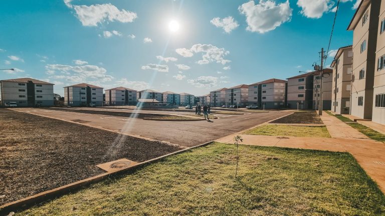 Prefeitura inaugura residencial Jardim Canguru em evento com presença do presidente Bolsonaro
