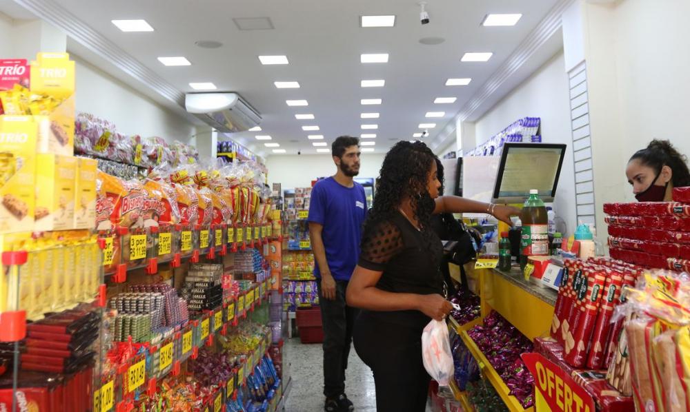 Confiança do empresário do comércio cresce 1,5% de junho para julho