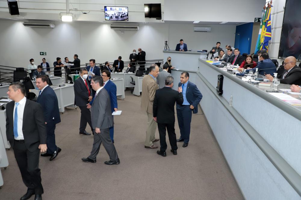 Vereadores analisam seis projetos e três vetos na sessão de terça-feira