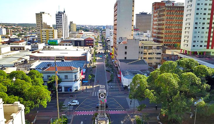 Com recorde de mortes por Covid-19, Governo endurece medidas para reduzir mobilidade social