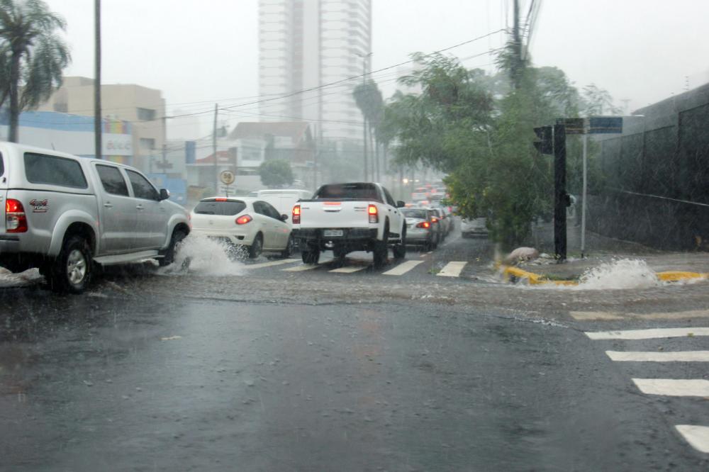 MS recebe alerta de tempestade, com ventos de até 100 km por hora em quatro regiões do Estado