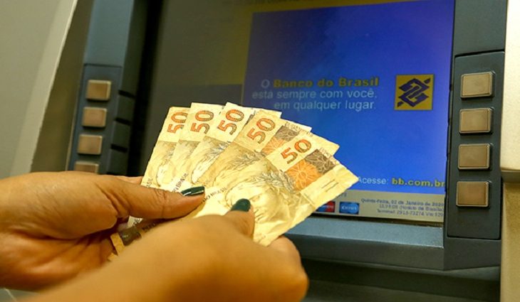 Governo deposita salários na próxima sexta em homenagem ao Dia do Servidor