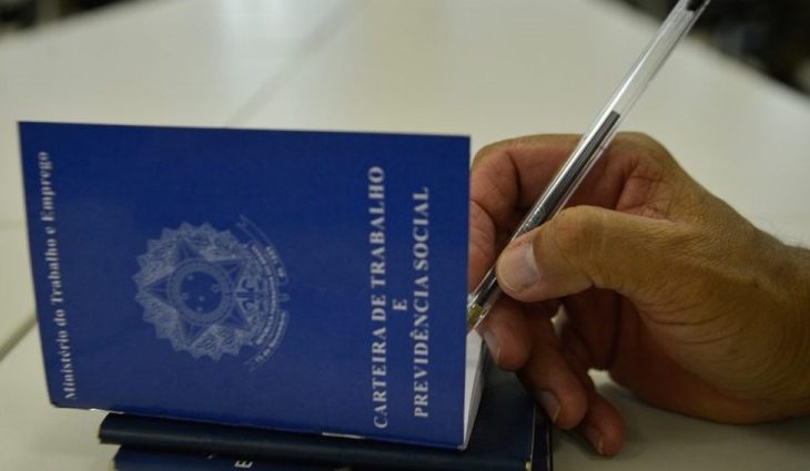 Desemprego cai para 8,7% no terceiro trimestre, revela IBGE