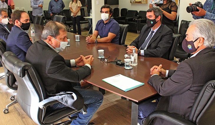 MS está pronto para ampliar entregas à população, destaca Reinaldo Azambuja em posse de novos secretários