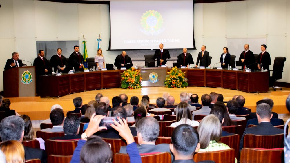 Presidente do TCE-MS prestigia posse no Tribunal Regional Eleitoral de MS