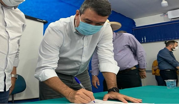 Em Três Lagoas, Riedel entrega títulos de regularização fundiária e anuncia investimentos de R$ 115 milhões