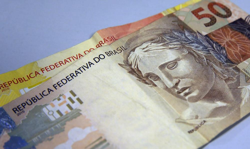 Relator propõe gatilho para queda do IRPJ na reforma tributária