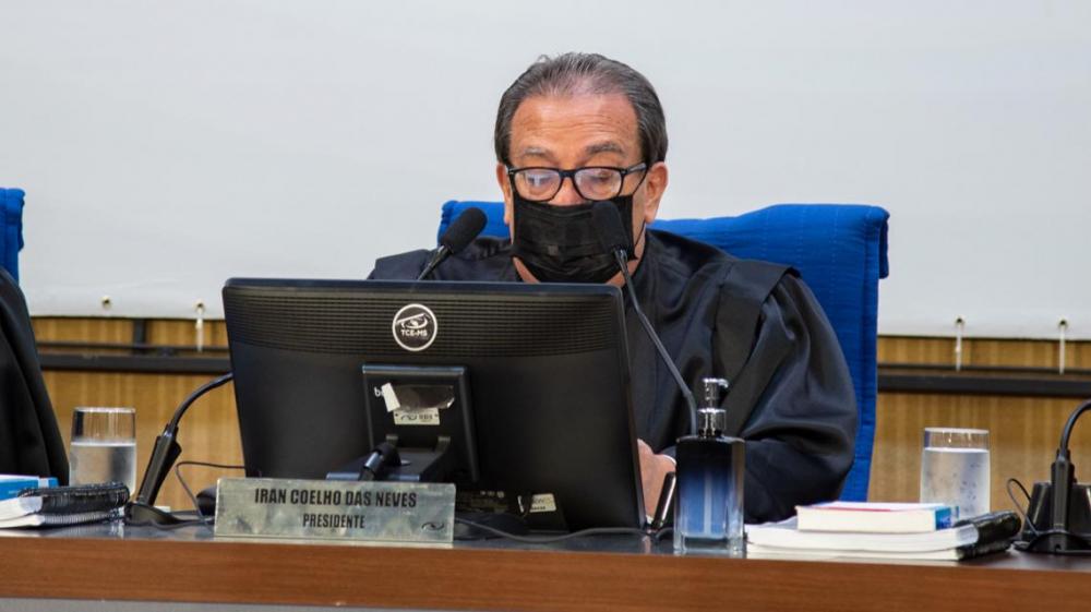 Conselheiros do TCE-MS relatam 63 processos em sessão do Pleno